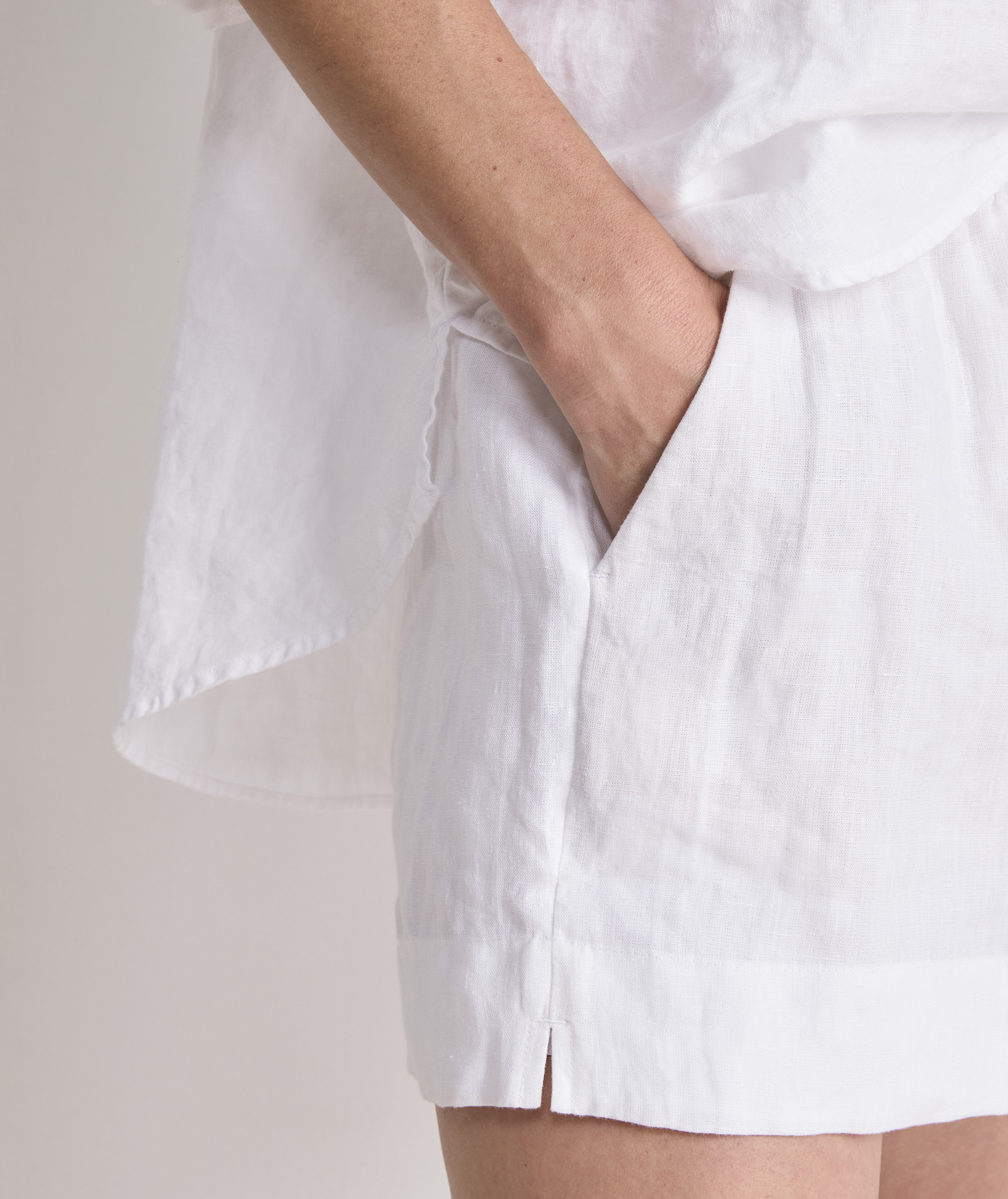 53286-linen-pull-on-shorts-white-cap-s-variation-1.jpg